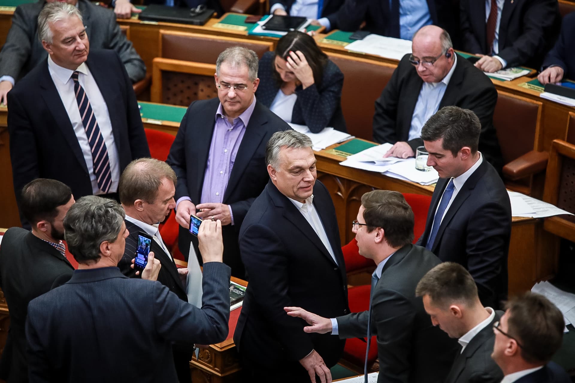 Botrány a parlamentben