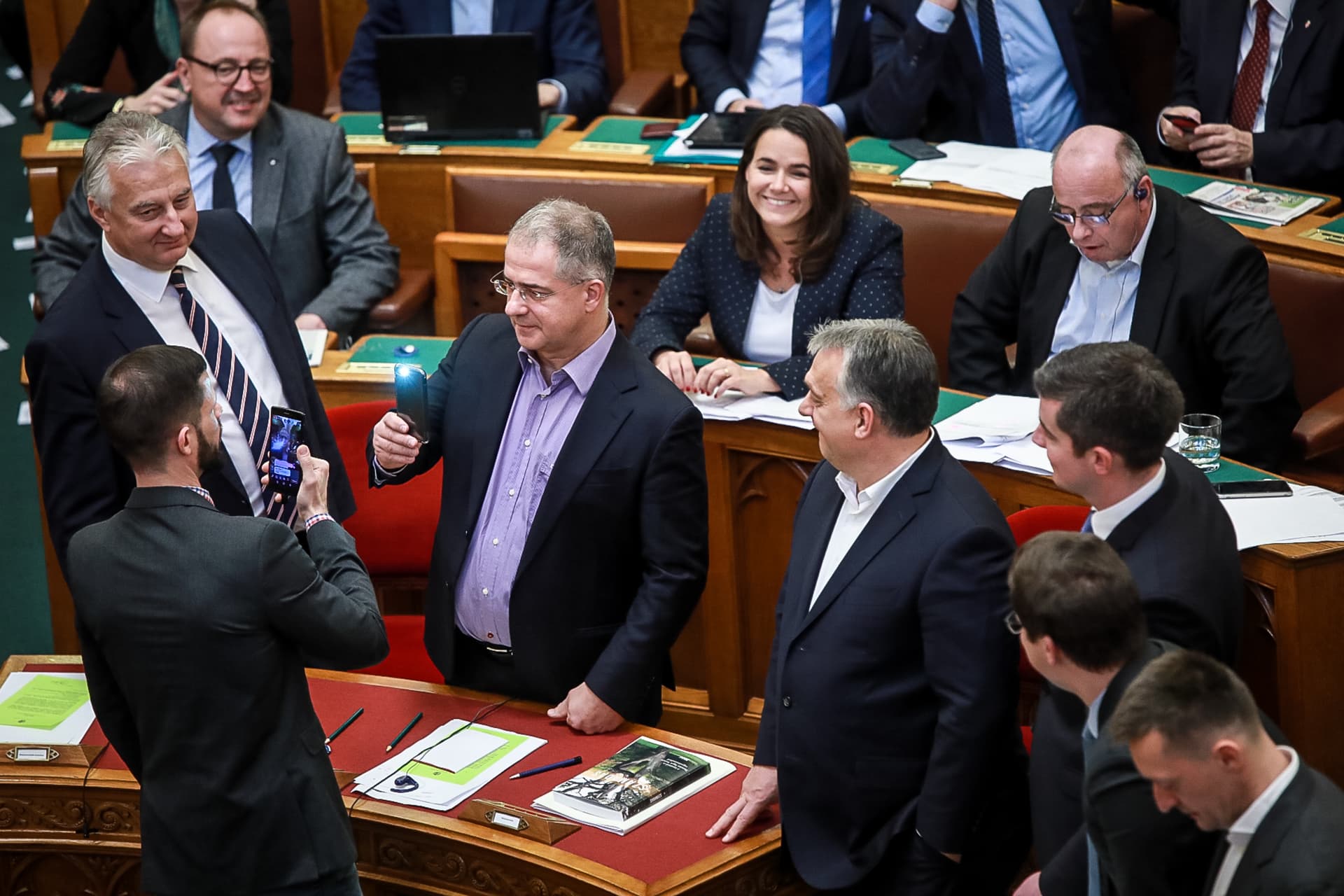 Botrány a parlamentben