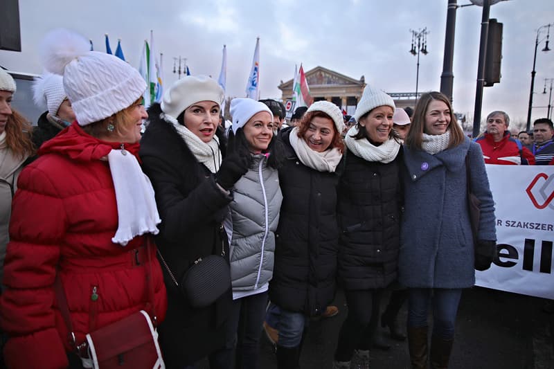 Vasárnapi tüntetés Ficsor Márton képei