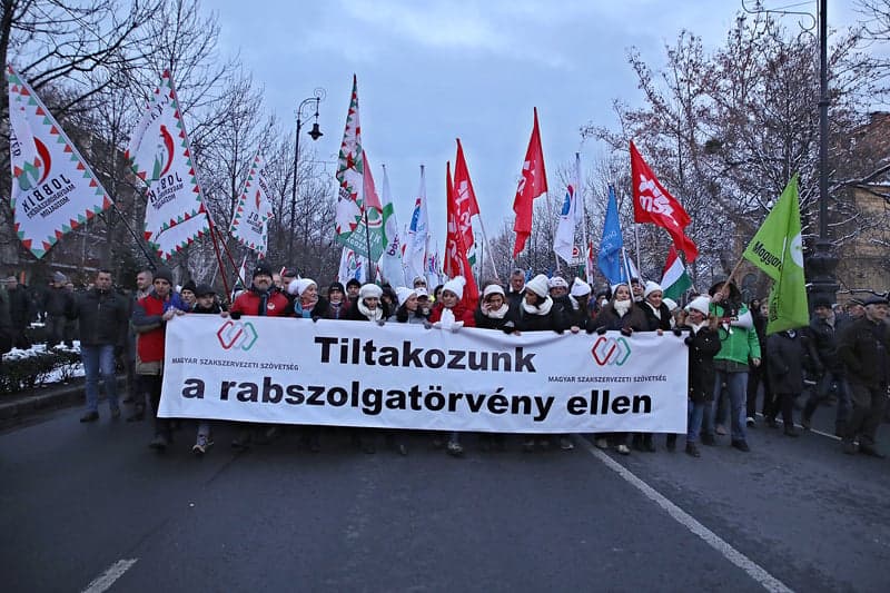 Vasárnapi tüntetés Ficsor Márton képei