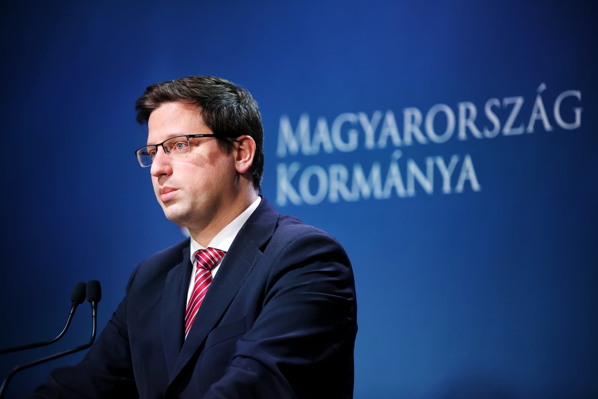 kormányinfó 0208