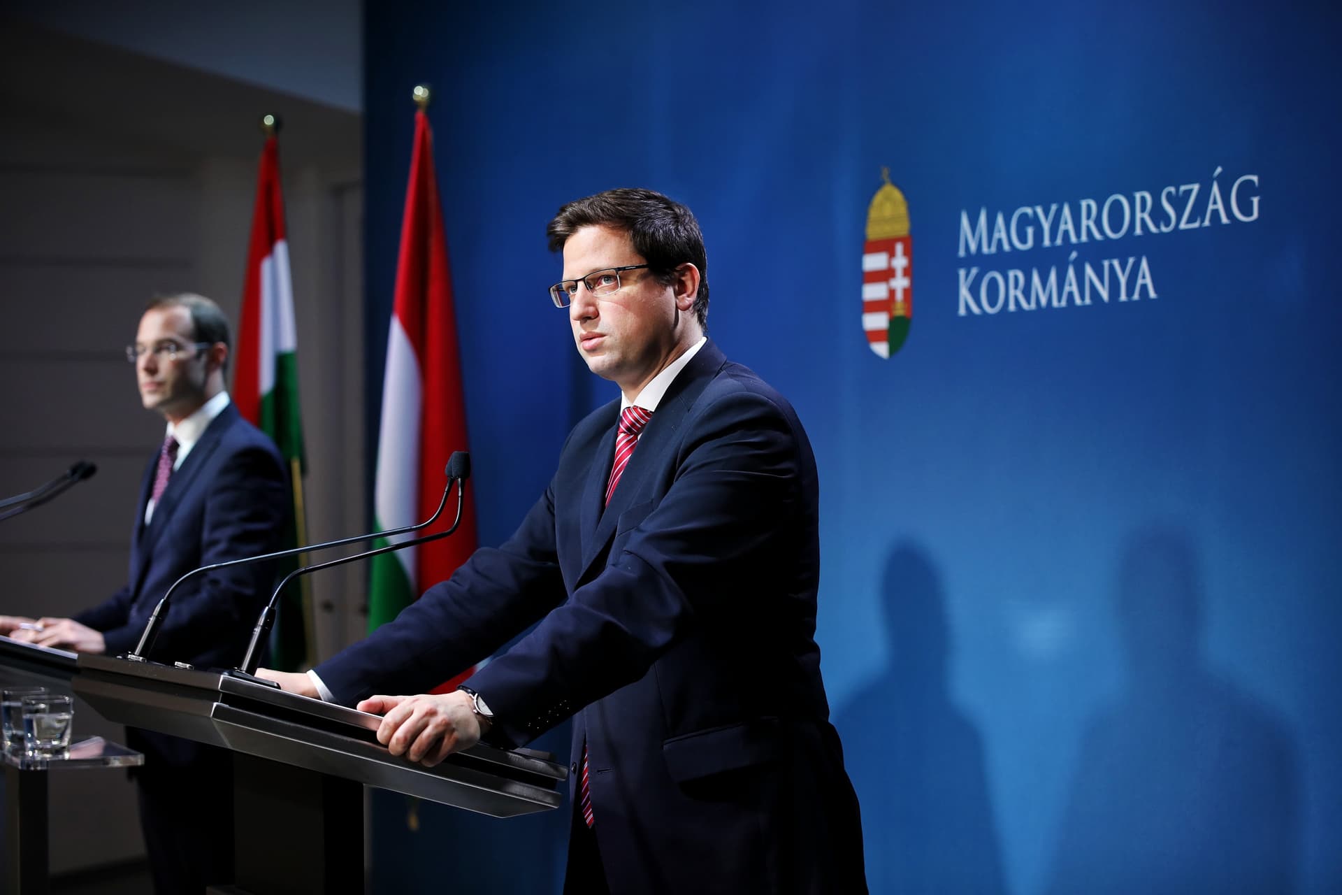 kormányinfó 0208