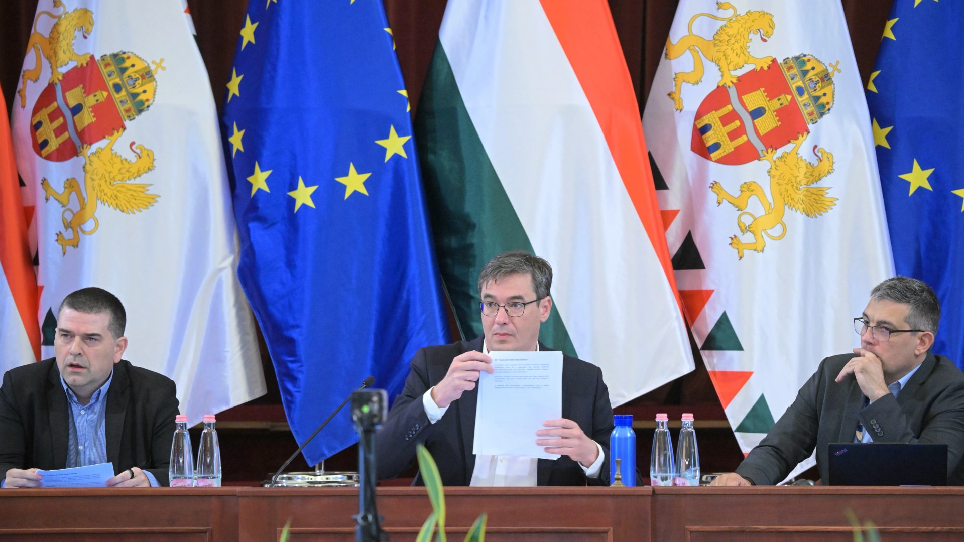 A Fidesz-KDNP és a Tisza Párt pótolta hiányzó fővárosi képviselőit