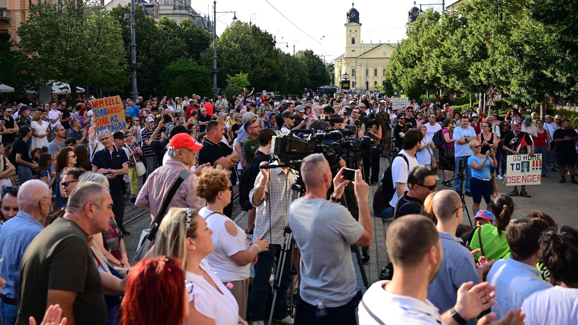 A tiszta ivóvízért demonstráltak Debrecenben