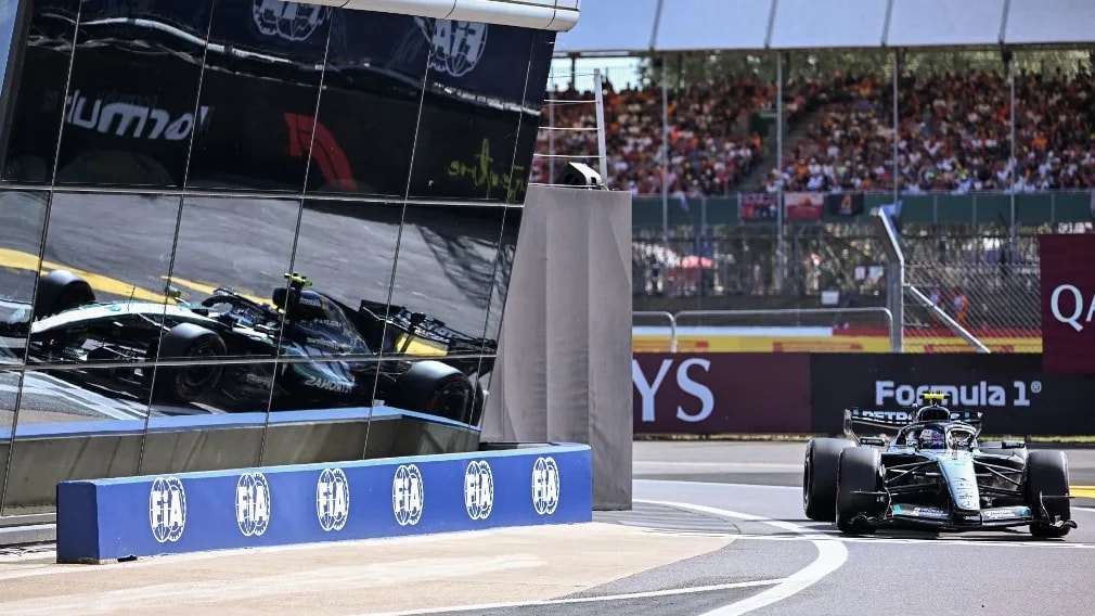 Antonelli a pole pozícióban Silverstone-ban