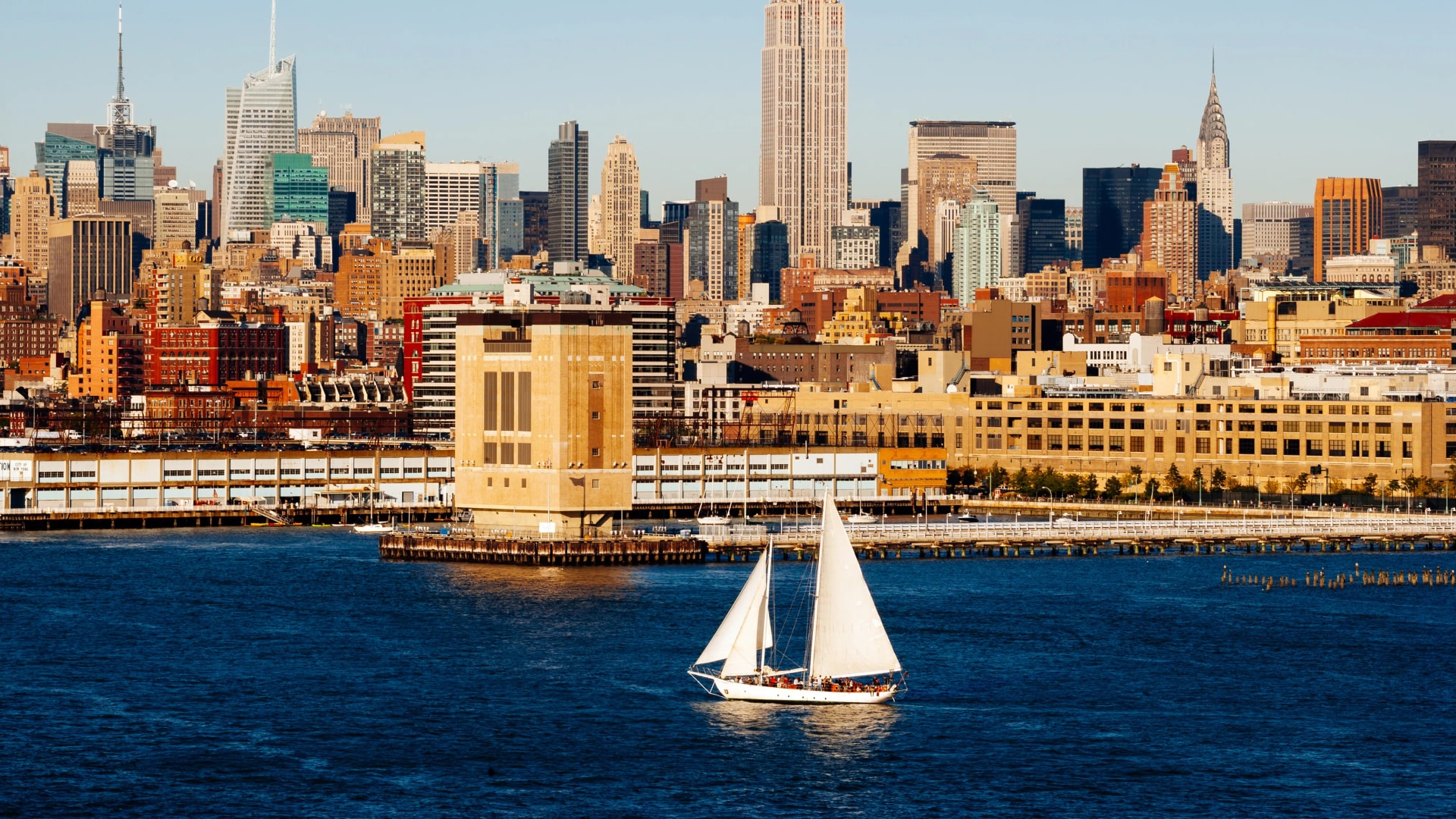 Több ezer tonna ürülék akadályozza meg a New York-iakat a hőhullám túlélésében