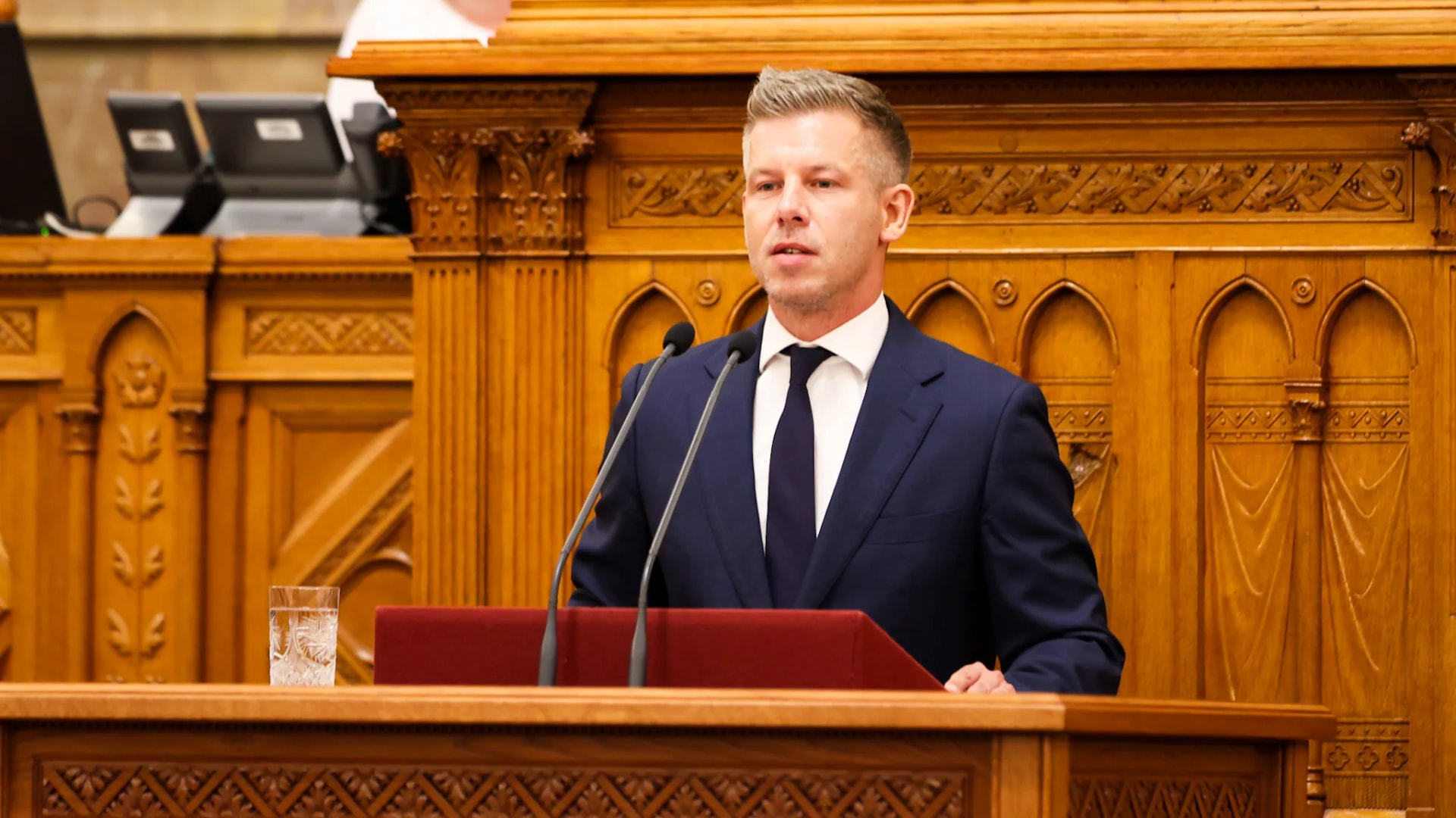 Az Országgyűlés döntött az Alaptörvény 17. módosításáról