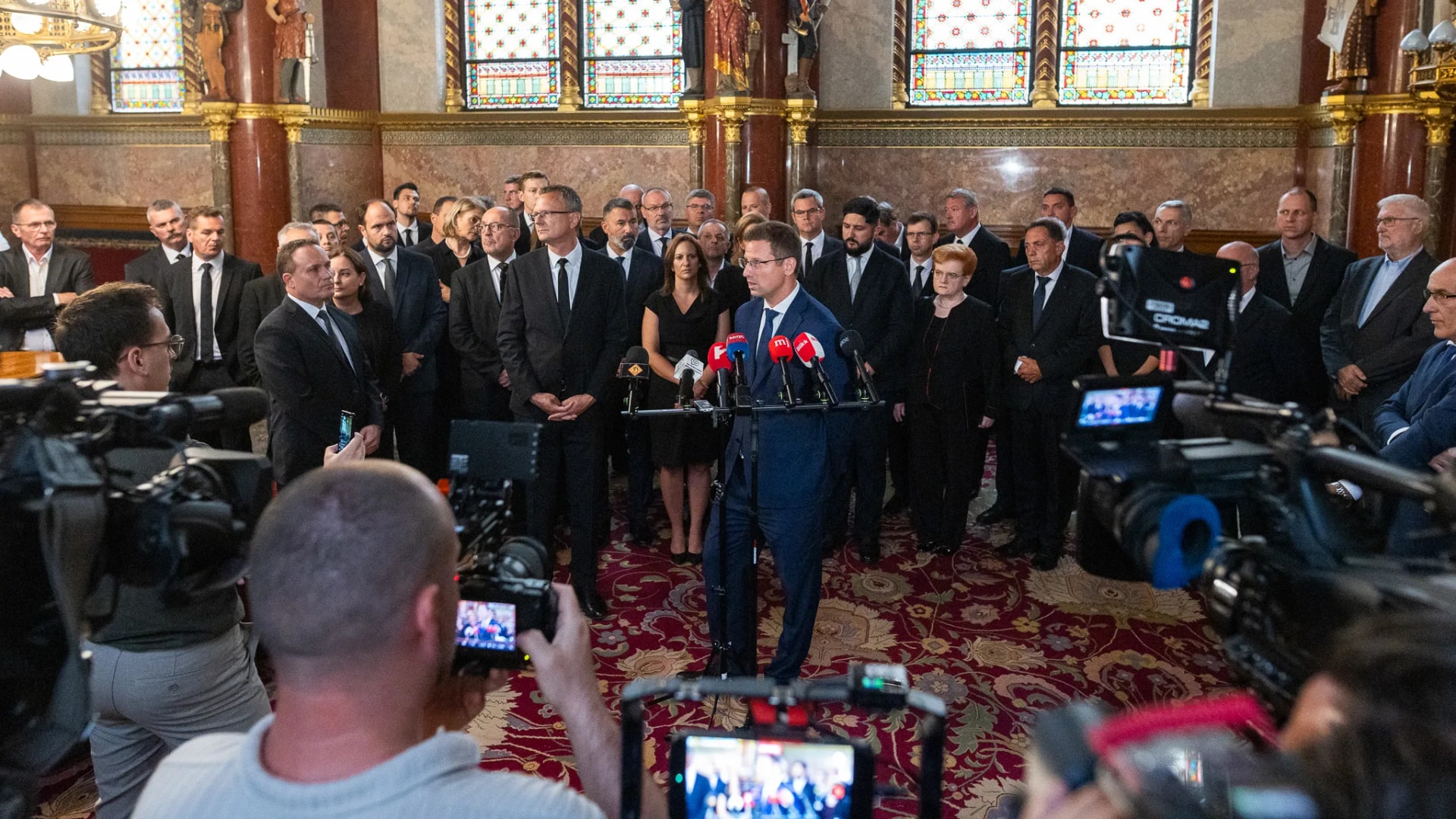 Gulyás Gergely váratlanul lemondott