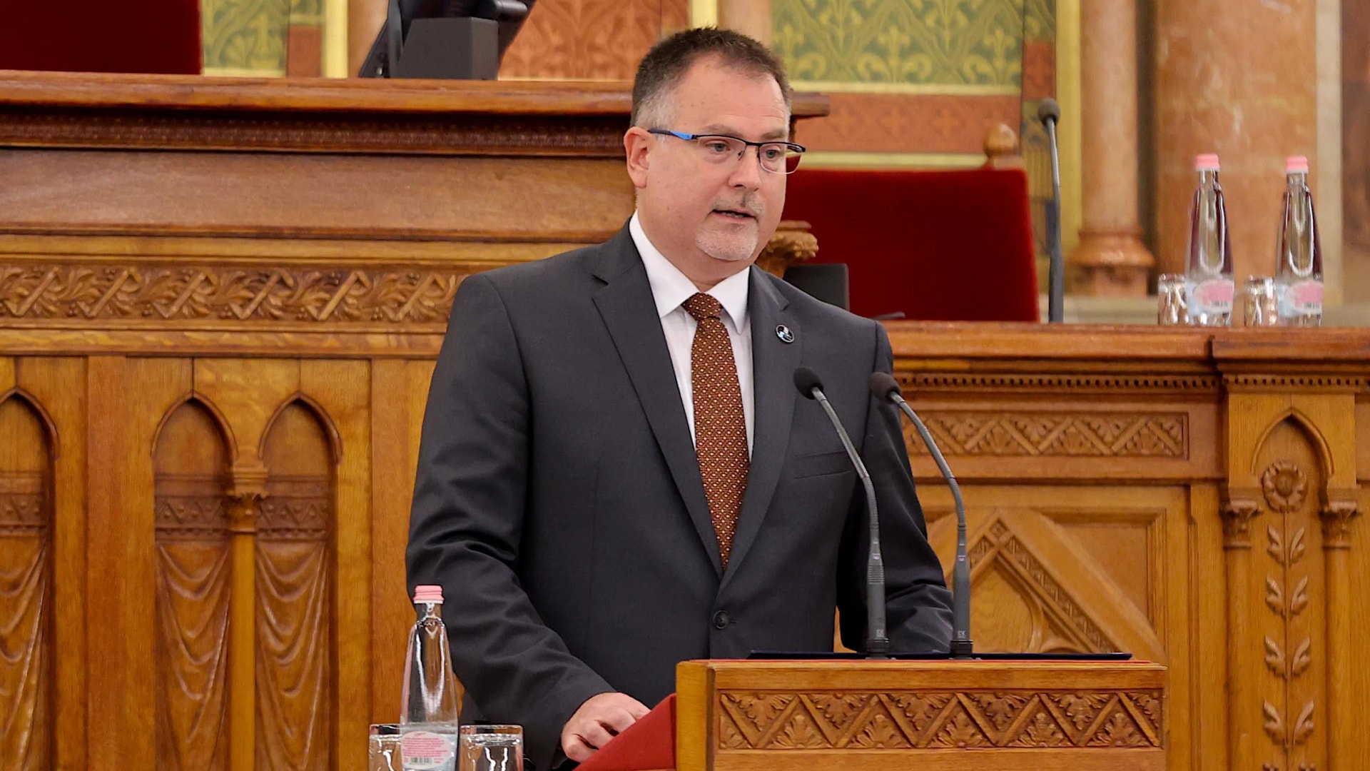 Nem mond le az Állami Számvevőszék éléről Windisch László