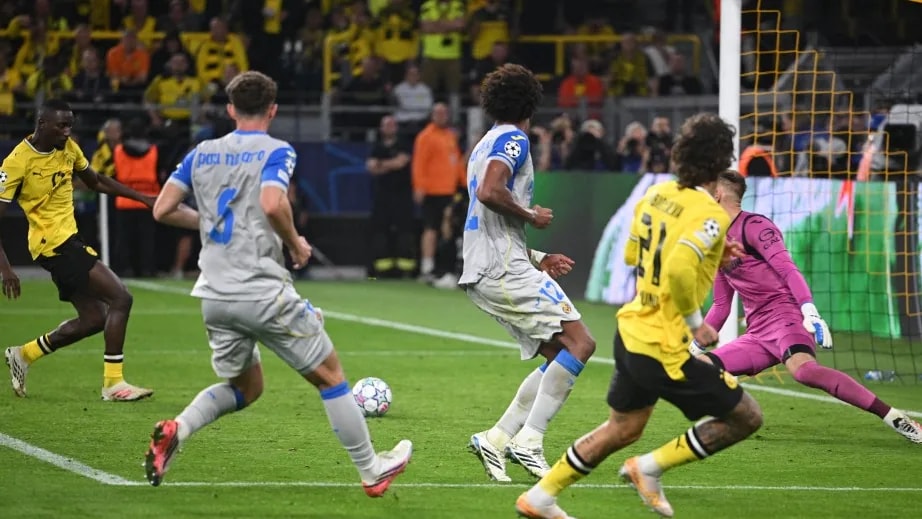 Gulácsi állt a kapuban, de kikapott a Villarreal a Bajnokok Ligájában