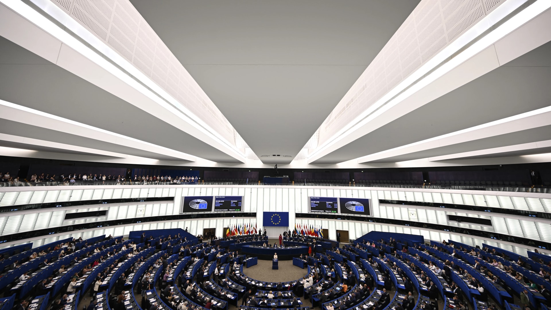 Támogatja Európa védelmi készültségének megerősítését az Európai Parlament