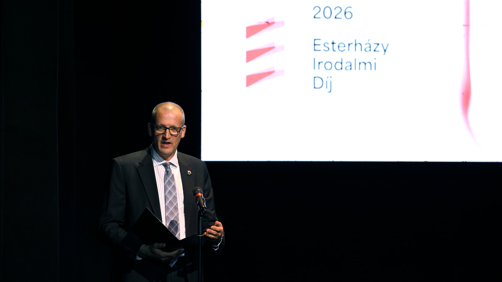 Tarr Zoltán: Az irodalommal a jövőről is tudunk gondolkodni