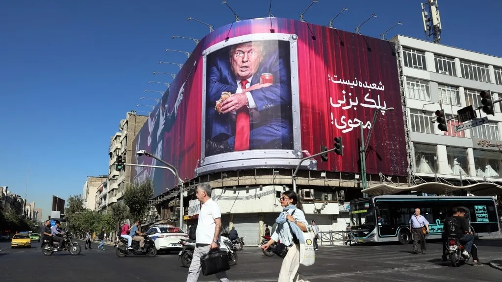Trump Irán megsemmisítésével fenyegetőzik, miközben zajlanak a diplomáciai tárgyalások