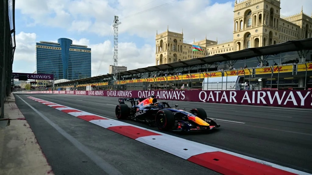 Verstappen a harmadik szabadedzésen megelőzte Russellt