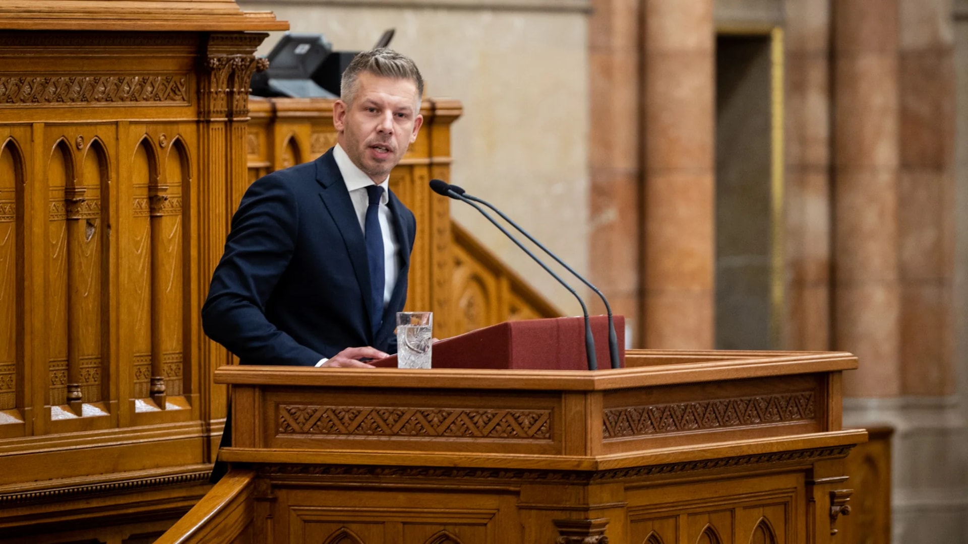 Feljelentést tesz a miniszterelnök