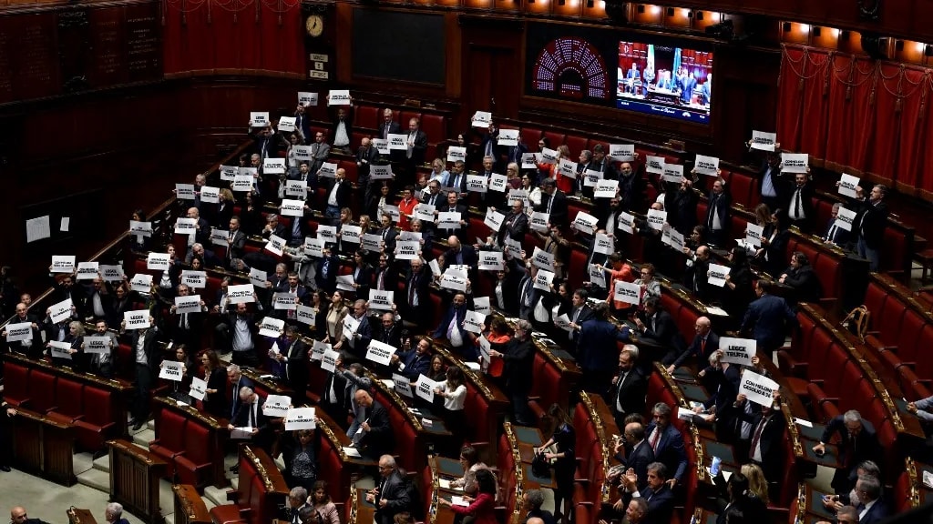 Megszavazta az olasz parlament a Meloni-kormány választási reformját