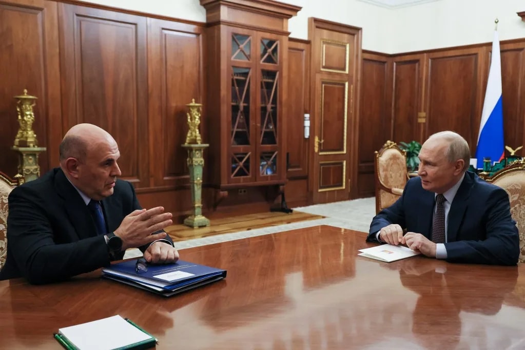 Személyi változásokat kezdeményezett kormányában az orosz miniszterelnök