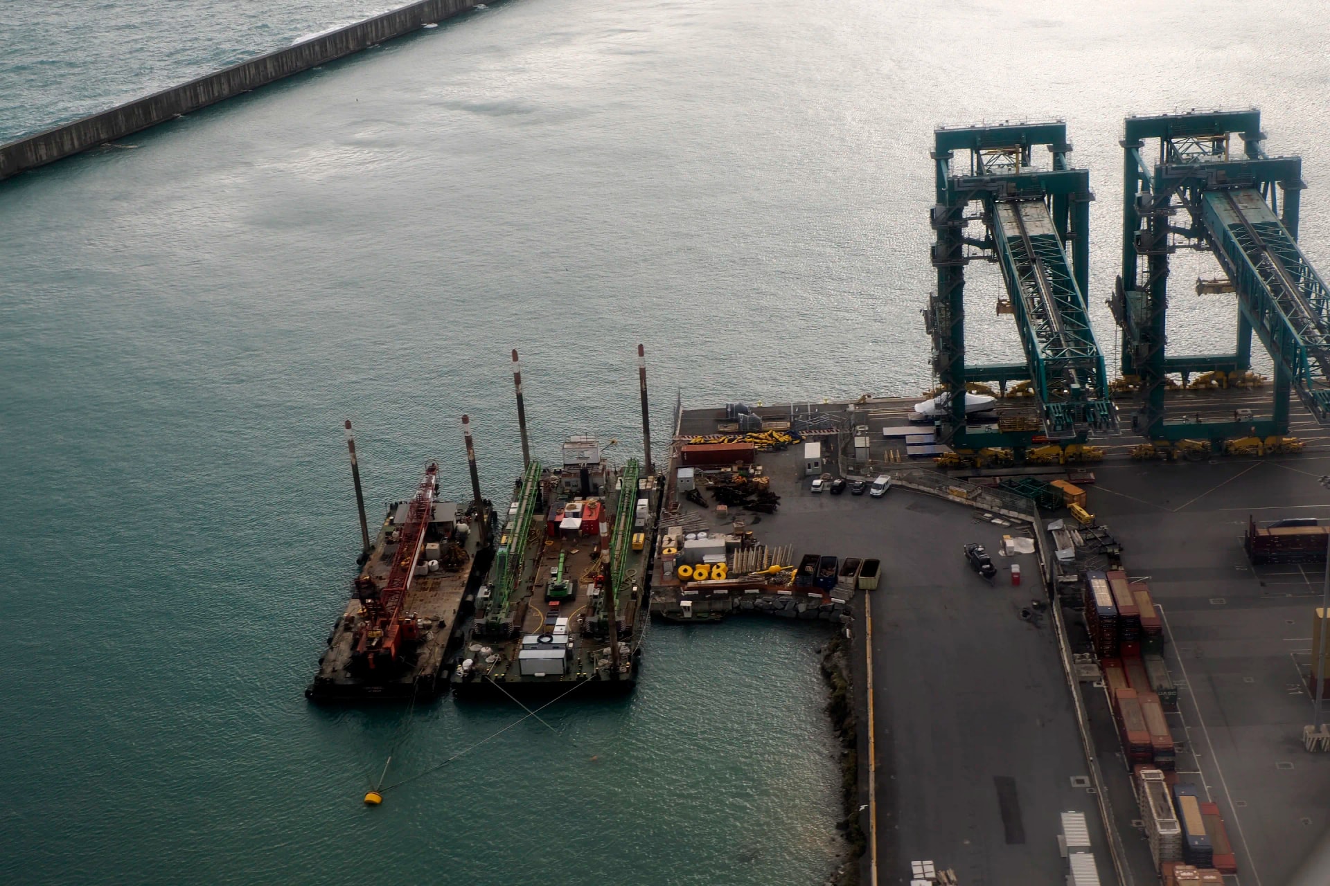Elfoglalták a genovai repülőteret az egykori Ilva dolgozói