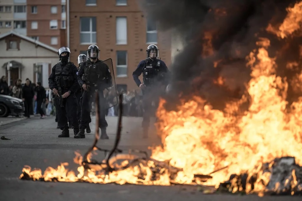 A francia zavargások a jövő évi elnökválasztás előjátékává válhatnak