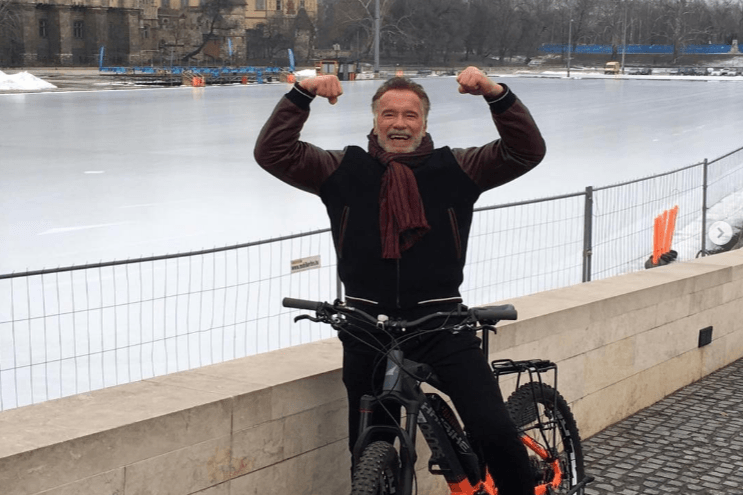 Autóbalesetet szenvedett Arnold Schwarzenegger