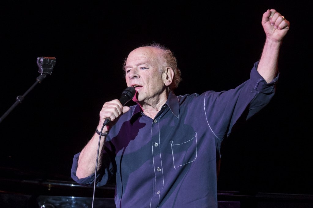 Angliában turnézik Art Garfunkel