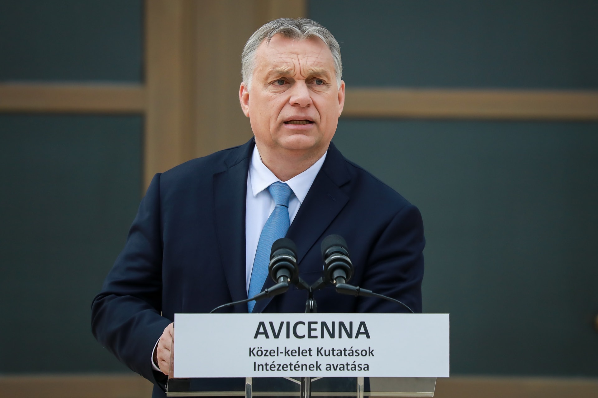 Orbán Viktor: Európa civilizációs válságot él át, a Kelet Nyugatra jött