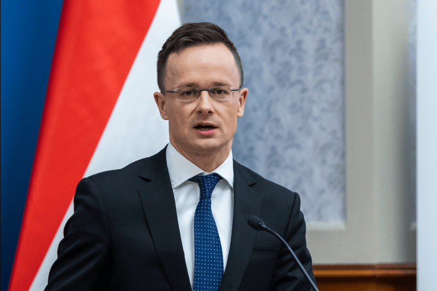 Szijjártó: A jövőben a tudásintenzív beruházásoké lesz a főszerep