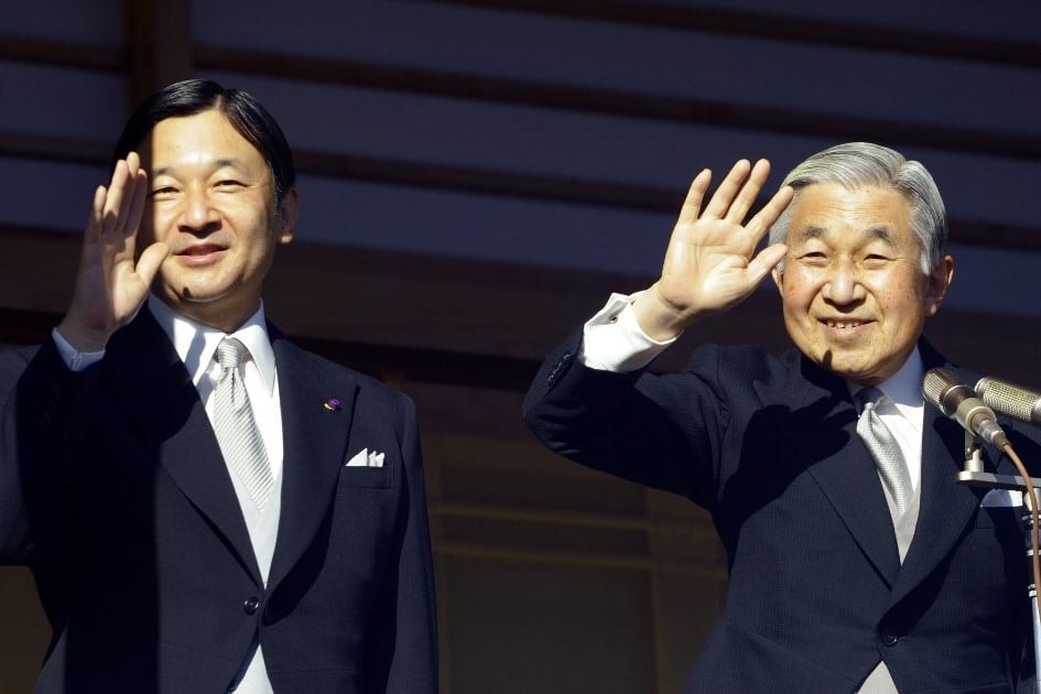 Bejelentette a trón átvételét Naruhito japán császár
