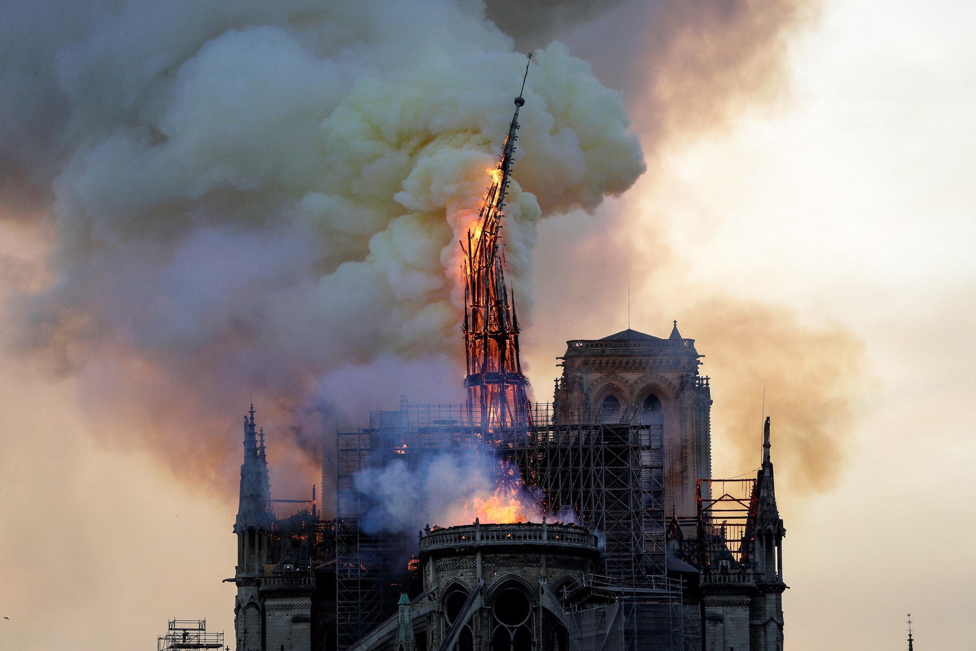 Rövidzárlat okozhatta a tüzet a Notre-Dame-ban