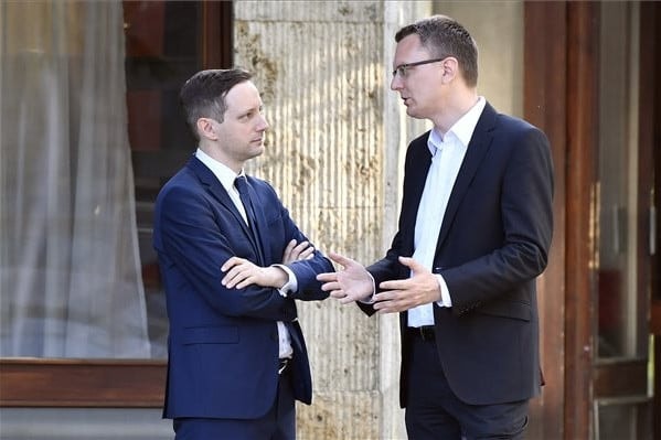 Rétvári: A világ szegényein nem a migrációval lehet segíteni