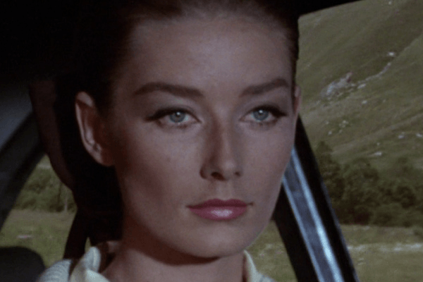 Elhunyt Tania Mallet, aki Sean Connery oldalán alakított Bond-lányt