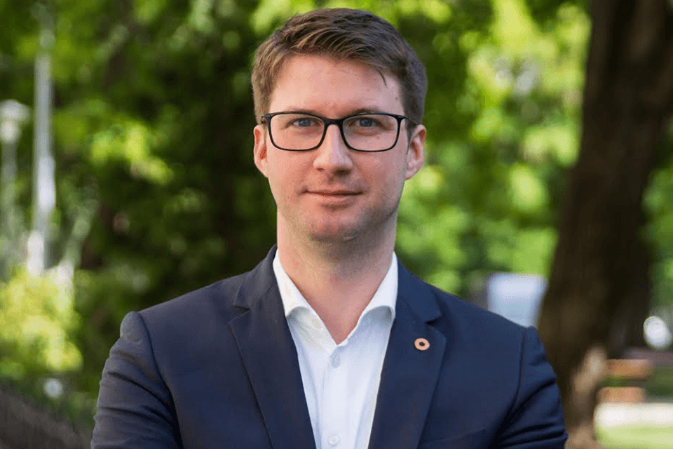 Fidesz: Gyurcsányék agyonadóztatták a magyar vállalkozásokat