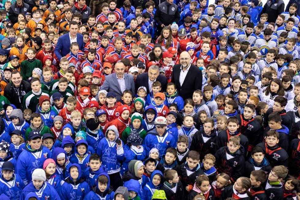 Orbán Viktor meglátogatta a Székelyföldi Jégkorong Akadémiát