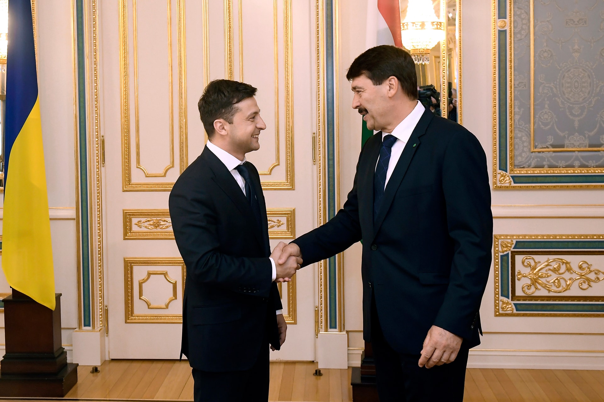 A kárpátaljai magyarság gondjairól is beszélt az új ukrán államfővel Áder János