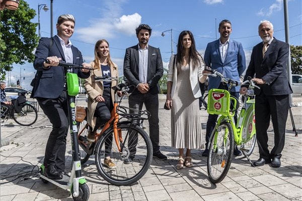 Mobilitási pontot adtak át a fővárosi Szent Gellért téren