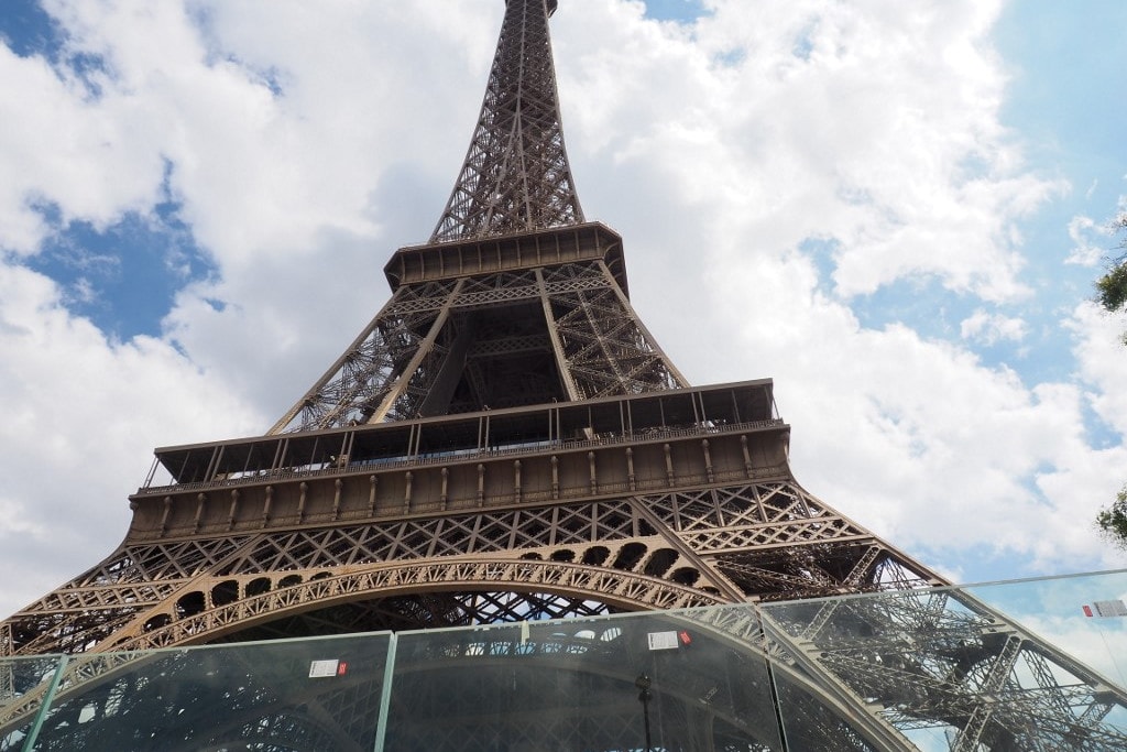 Az Eiffel-tornyon égne az olimpiai láng