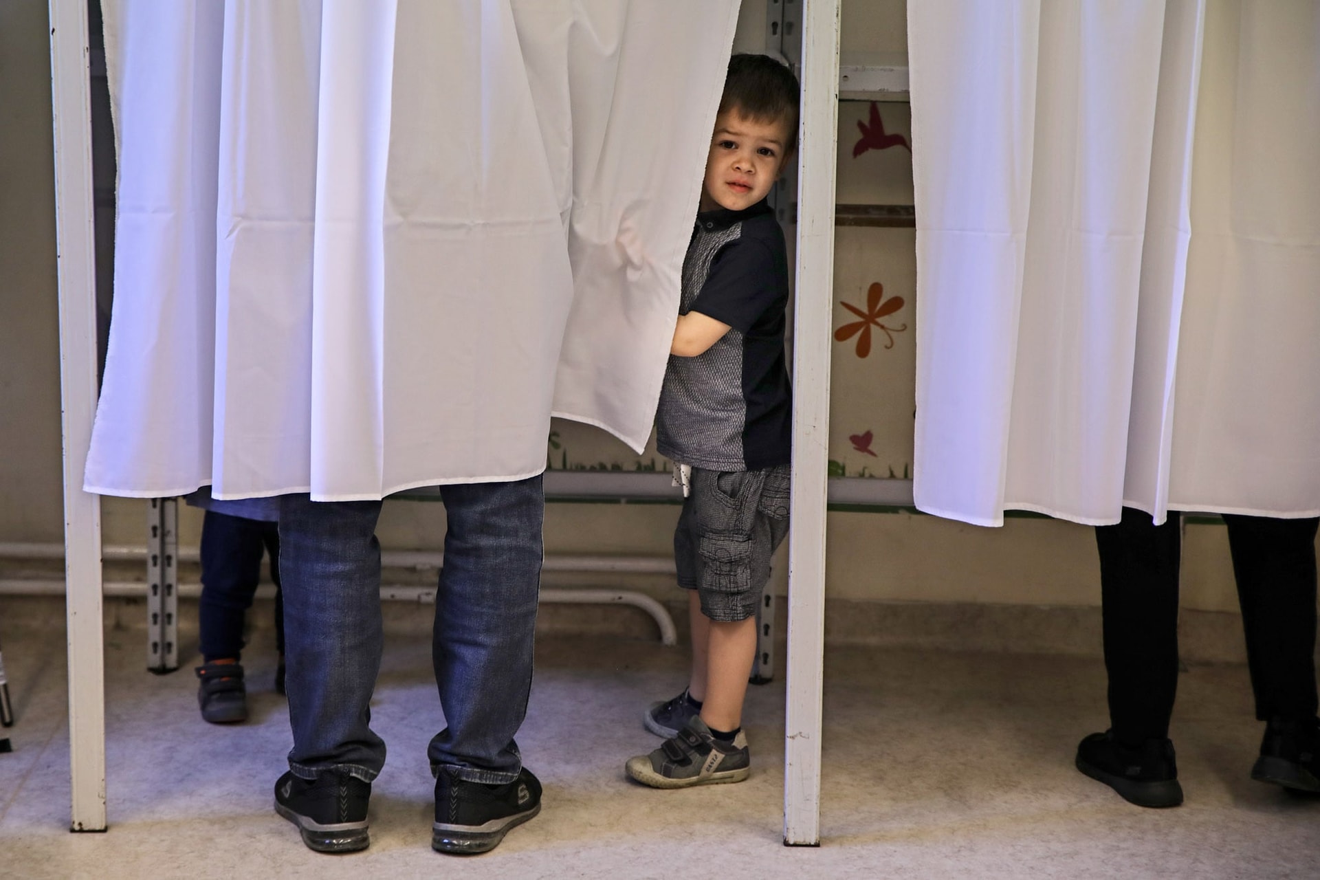 A kormány már be is nyújtotta a népszavazási kérdéseket az NVB-hez