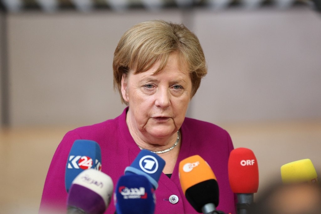 Merkel: Tabuk nélkül kell szembeszállni a neonácikkal