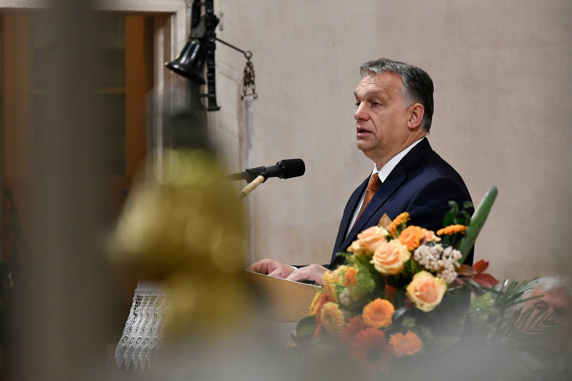 Orbán: Védenünk kell a keresztény hitből kinőtt életformát