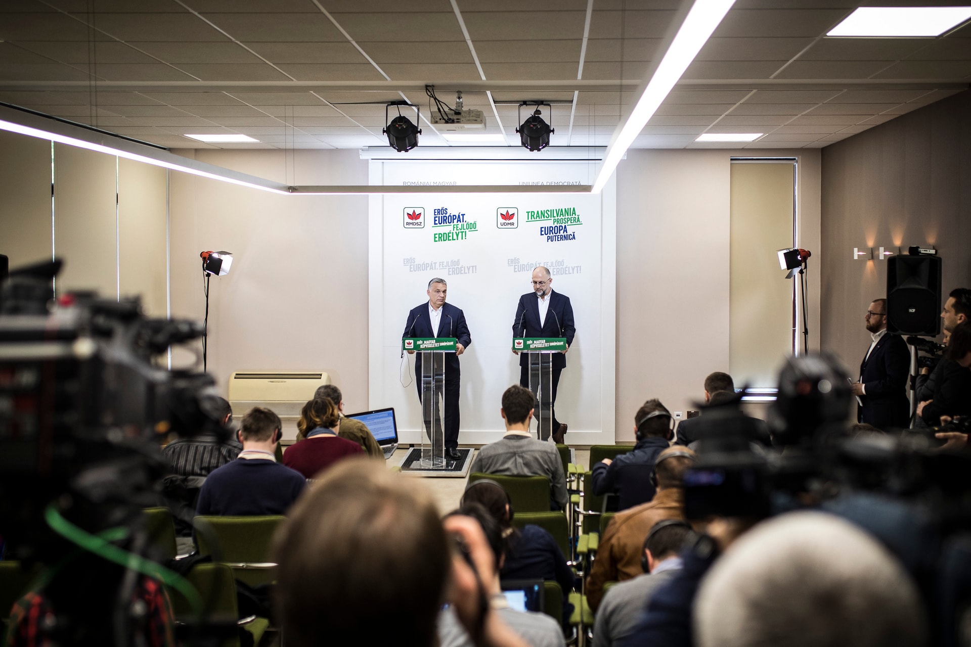 Orbán: Szavazzanak a romániai magyarok az RMDSZ listájára!