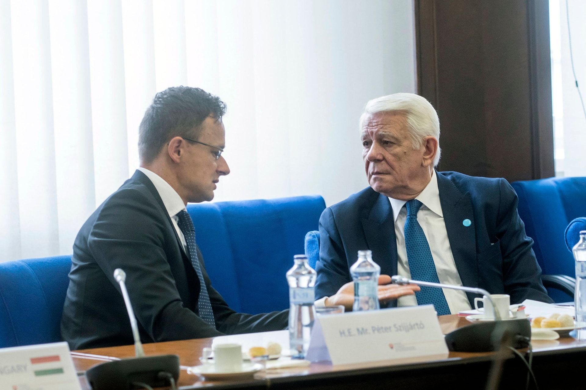 Szijjártó Péter a román külügyminiszter közbenjárását kérte az úzvölgyi katonatemető ügyében