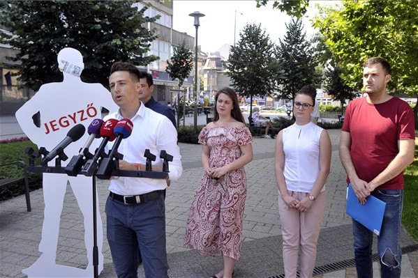 Fidelitas: Karácsony valóban 7 millióval „tapasztotta be” a volt jegyző száját?