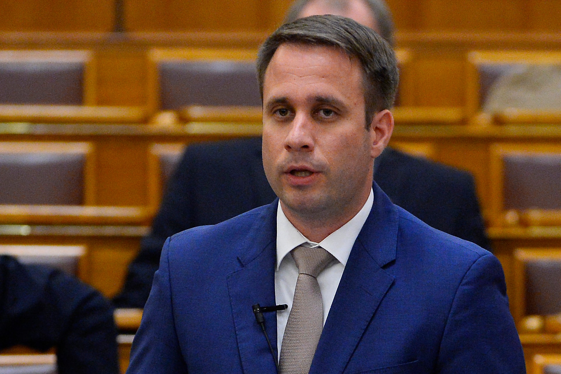 Dömötör: Mivel nincs vakcina, csak lassítani lehet a járványt