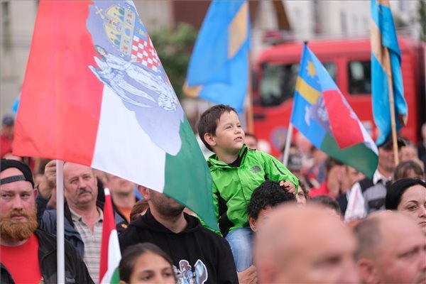 Hargita megye prefektusának lemondását követelték a csíkszeredai tüntetésen