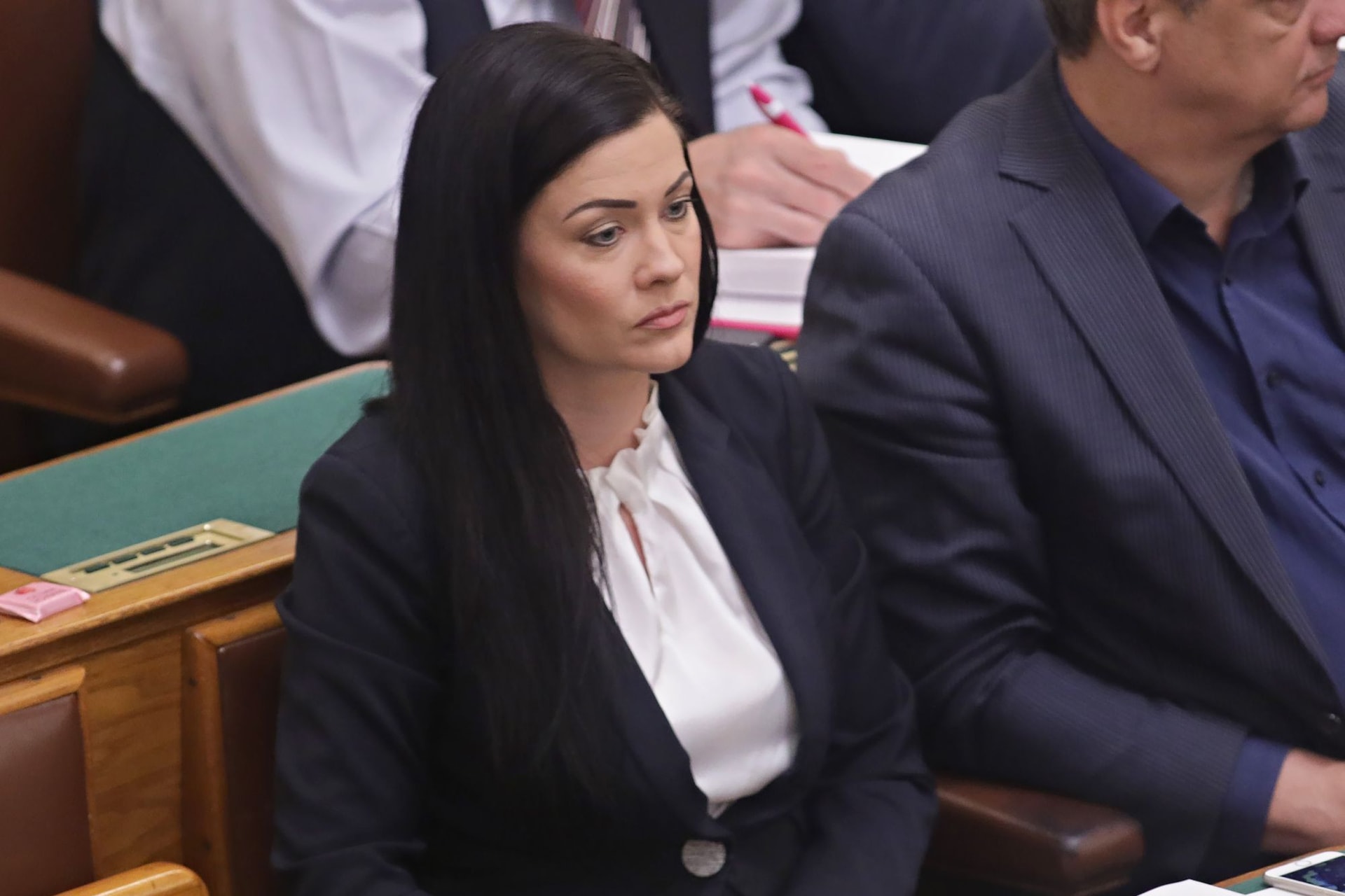 Gyanúsítottként hallgatta ki az ügyészség Demeter Mártát