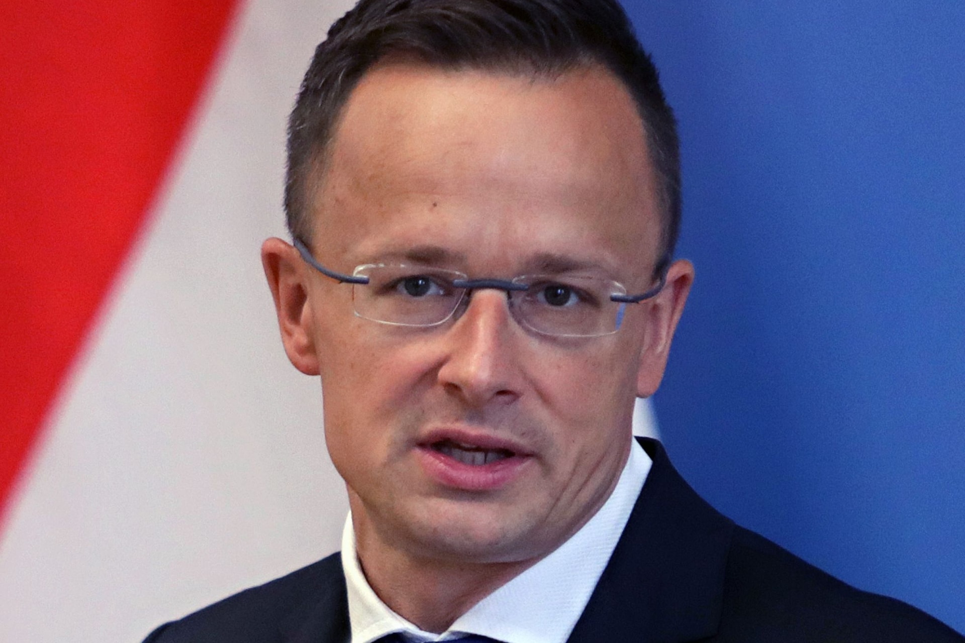 Szijjártó: A kormánynak és az önkormányzatoknak is egy irányba kell húzniuk a szekeret