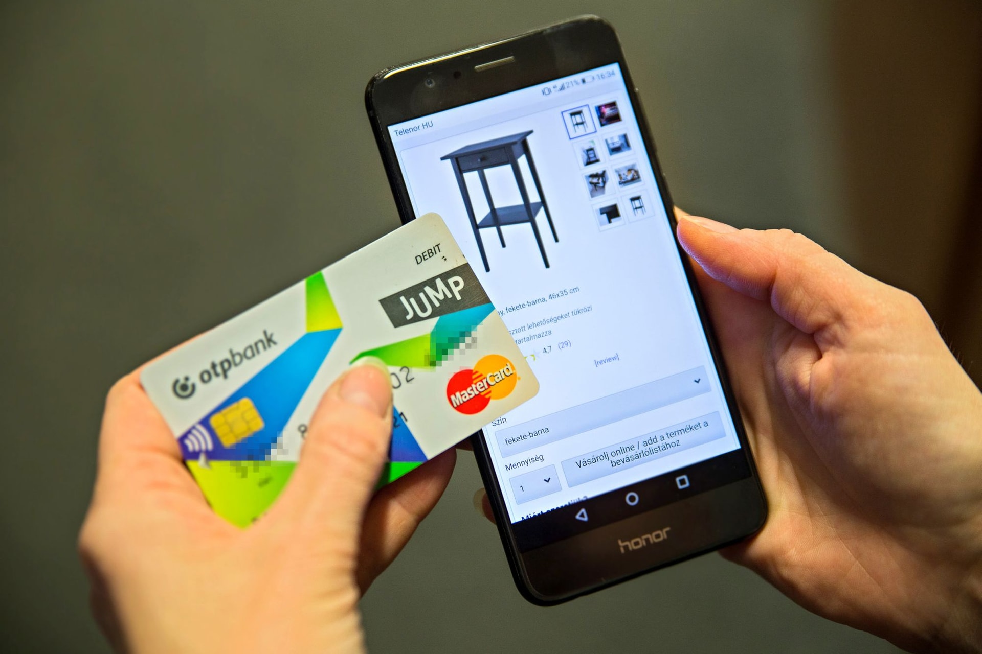 Mobilfizetés válthatja a bankkártyát
