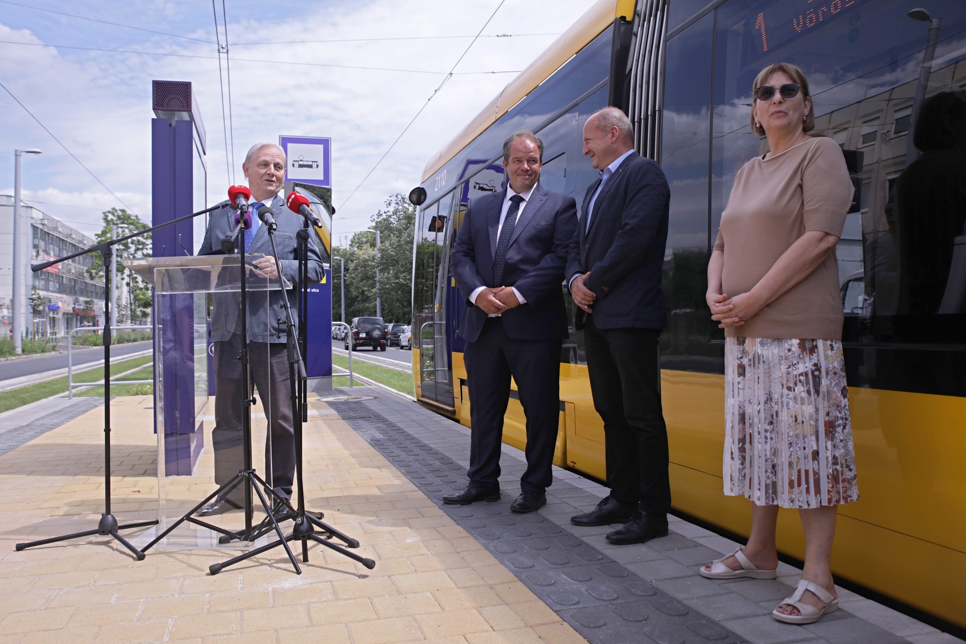 Az Etele térig jár az 1-es villamos