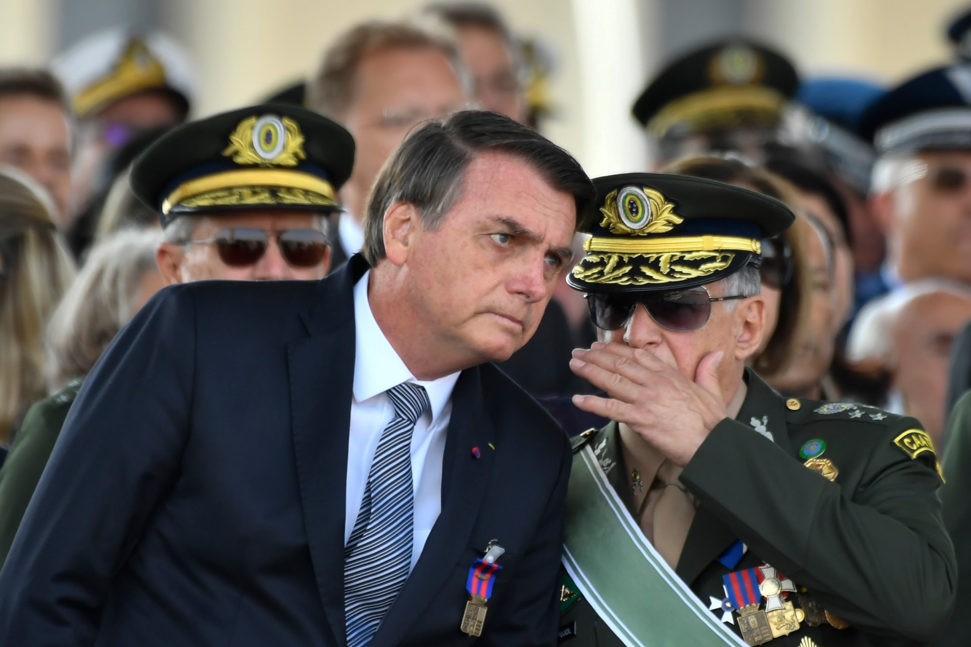 Bolsonaro óva intette a nagyhatalmakat a brazil belügyekbe való beavatkozástól