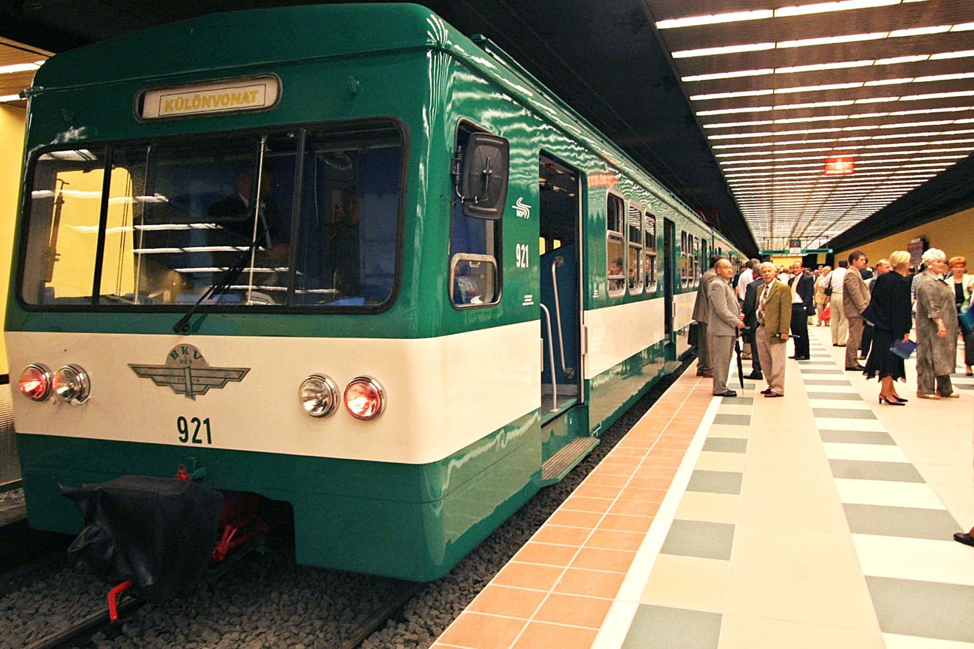 Változások a MÁV, a Volánbusz és a HÉV közlekedésében az ünnepi hétvégén
